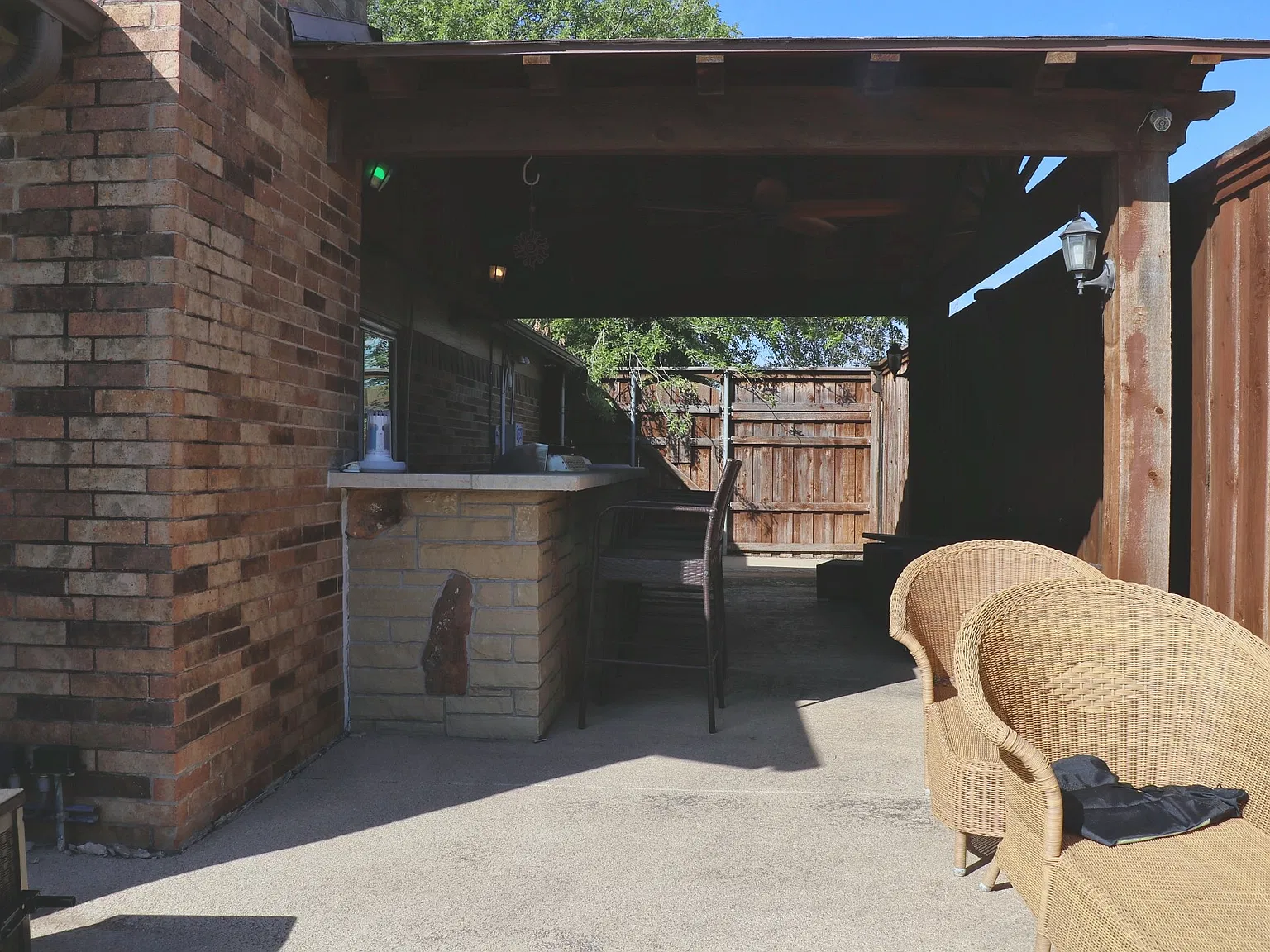 3 bed, 1905 sqft, $2,950 — Photo 3