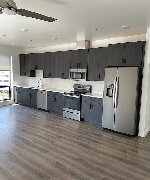 300 S Clinton St #401 — Photo 1