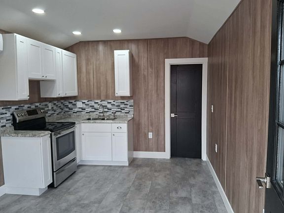 3rd image of 303 S Arkansas St #F