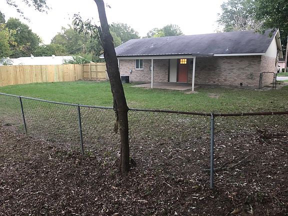 2nd image of 2416 McKenzie Dr