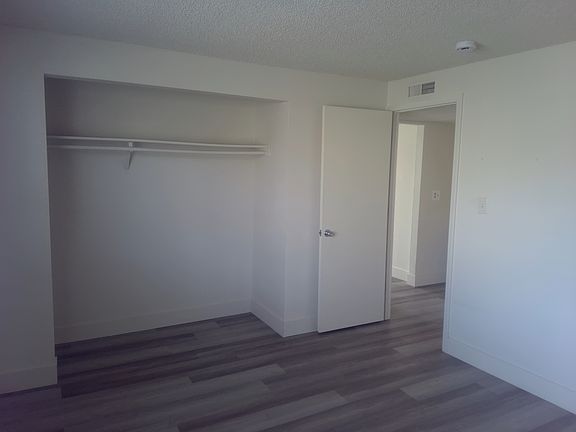 4th image of 1409 N Edmonds Dr #A