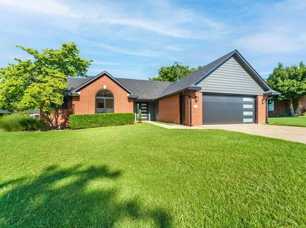 708 N 28th St, Rogers, AR 72756