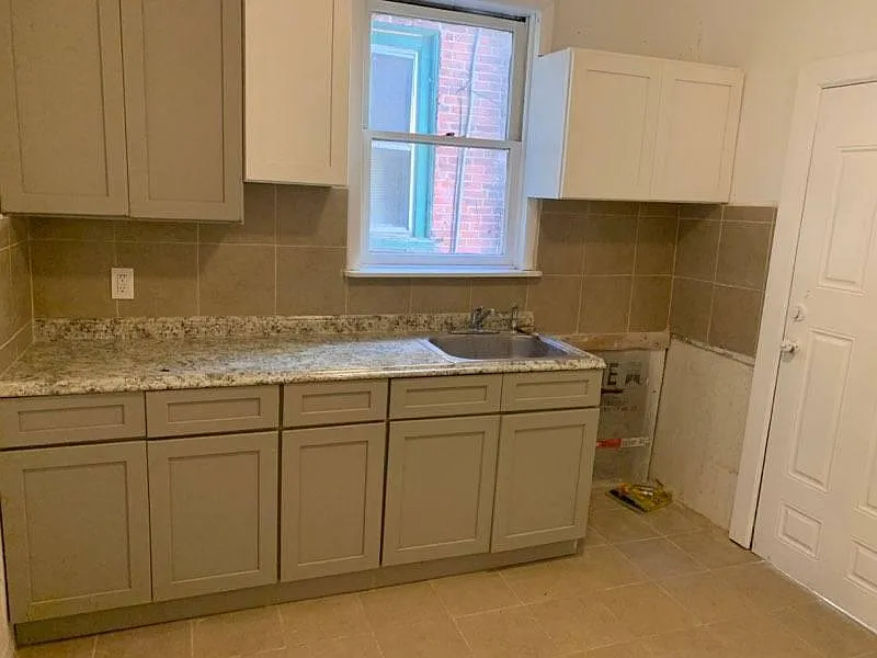 3 bed, 1250 sqft, $1,450 — Photo 2