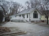 1st image of 115 Oak St