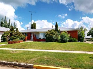 4901 W 52nd St, Stettler, AB T4K 1A9