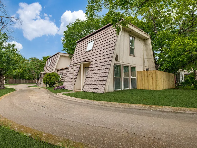 809 E Pioneer Dr — Photo 12