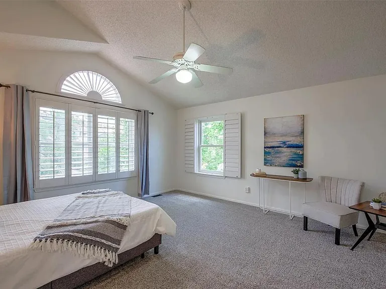 7618 Halleys Dr — Photo 12