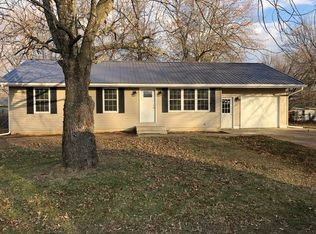 1502 Pearl St, Carrollton, MO 64633