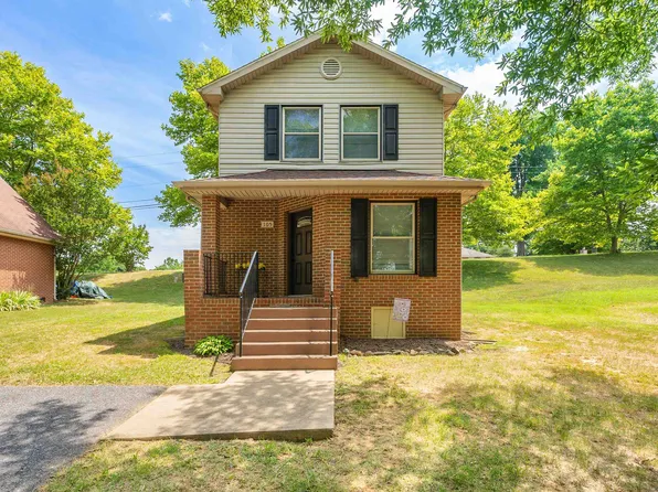 105 River Run Cir, Waynesboro, VA 22980