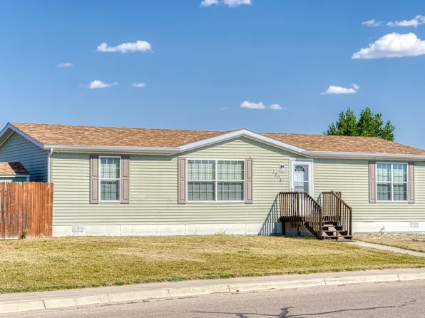 1204 Meadow Rose Ave, Gillette, WY 82716