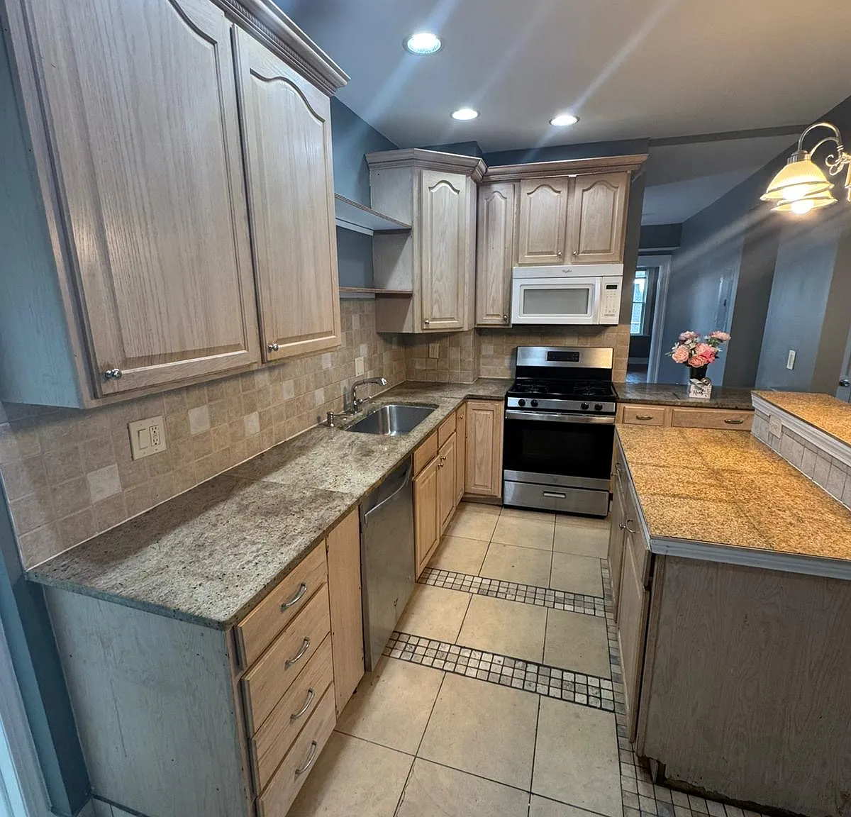 4 bed, 1200 sqft, $2,800 — Photo 1