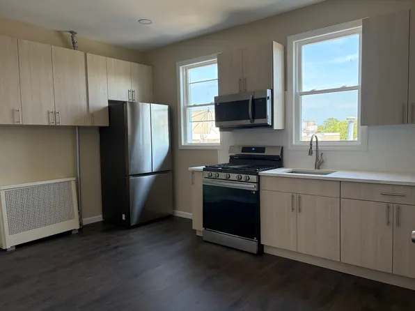 (undisclosed Address), Lawrence, NY 11559
