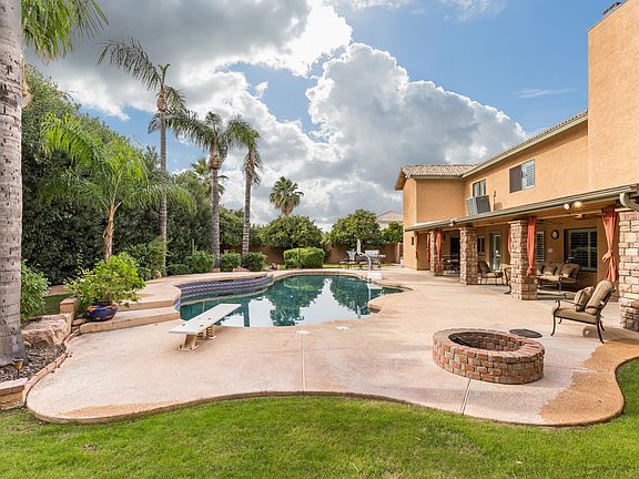 Alluring backyard oasis