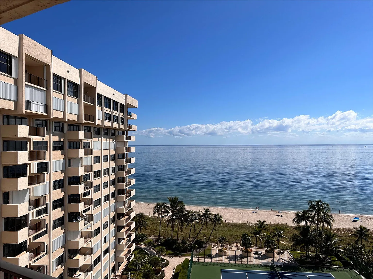 2 bed, 2.0 bath, 1700 sqft, $7,500 — Photo 3
