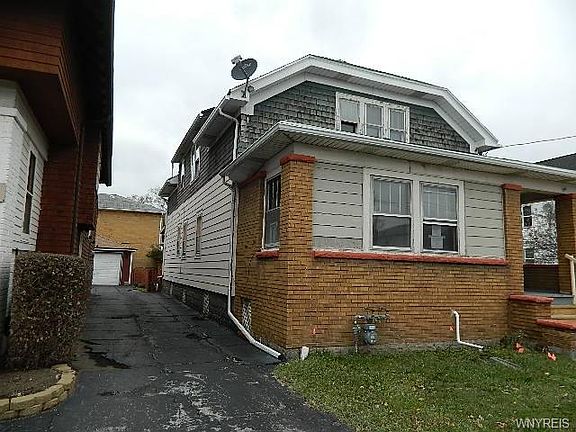 2nd image of 225 Kenmore Ave