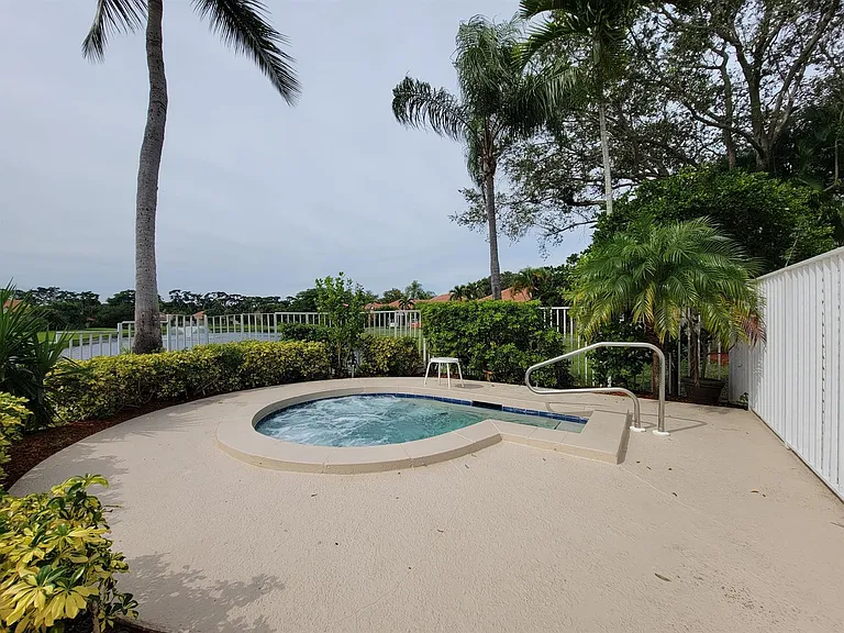 3041 Casa Rio Ct — Photo 33