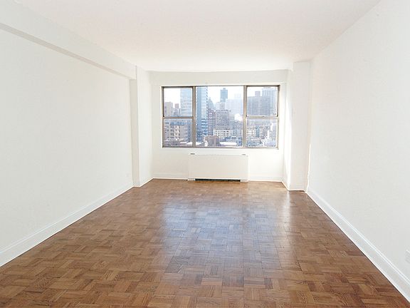 3rd image of 230 E 79th St APT 17E
