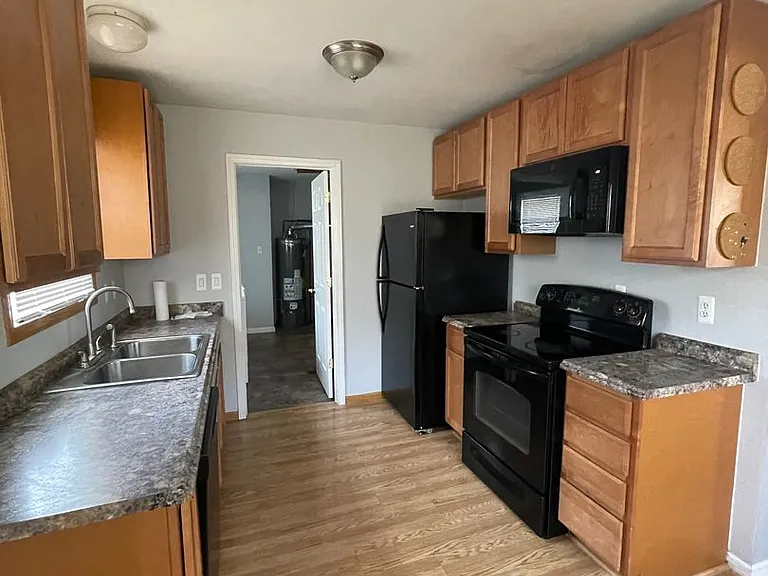 27411 Long St — Photo 8