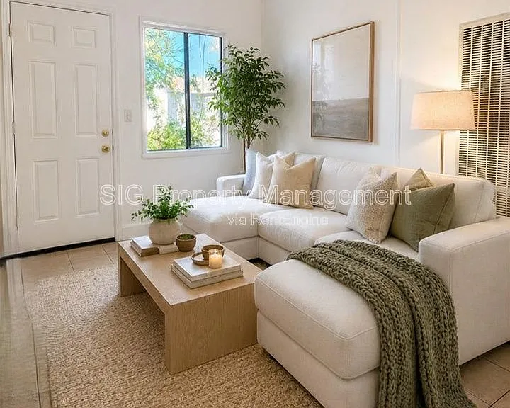 10156 Helendale Ave #1/4 — Photo 1