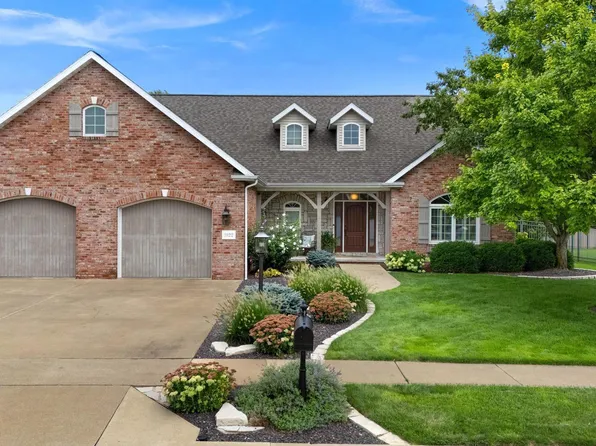 1822 Greenfield Dr, Morton, IL 61550