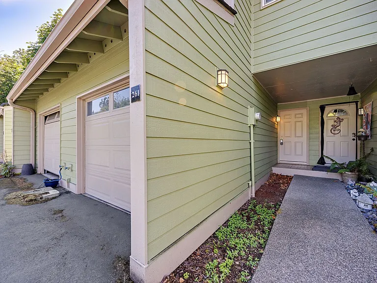 261 Shepard Way NW — Photo 3