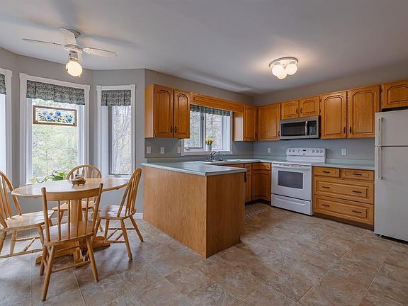 5th image of 7 Viking Place