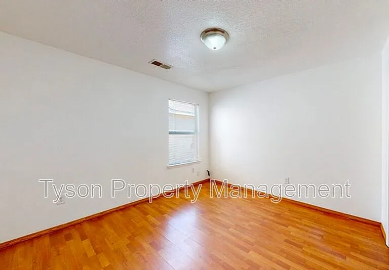 419 Sawtooth St SE — Photo 10
