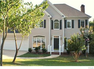 104 Landsdowne Ct, Cary, NC 27519