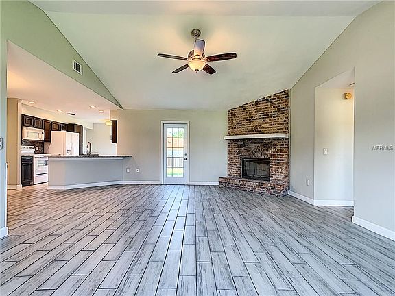 4th image of 571 N Firwood Dr
