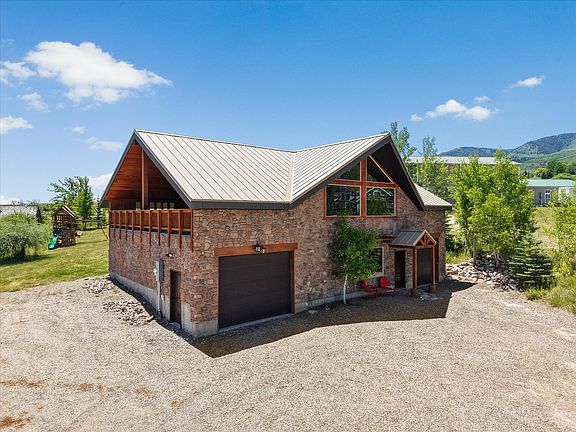 3rd image of 187 Lakeside Dr
