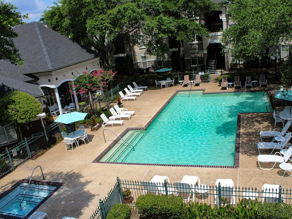 LaCrosse Apartments and Carriage Homes