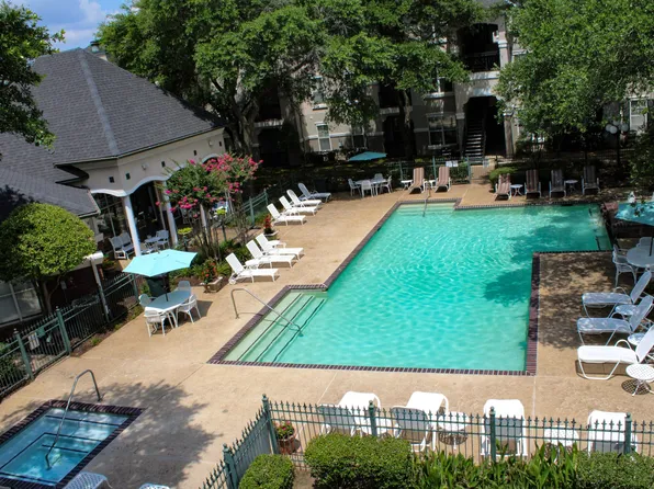 LaCrosse Apartments and Carriage Homes