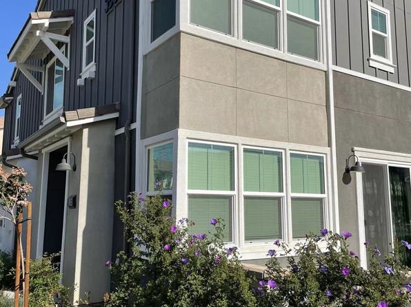 3562 E Moonlight St #132