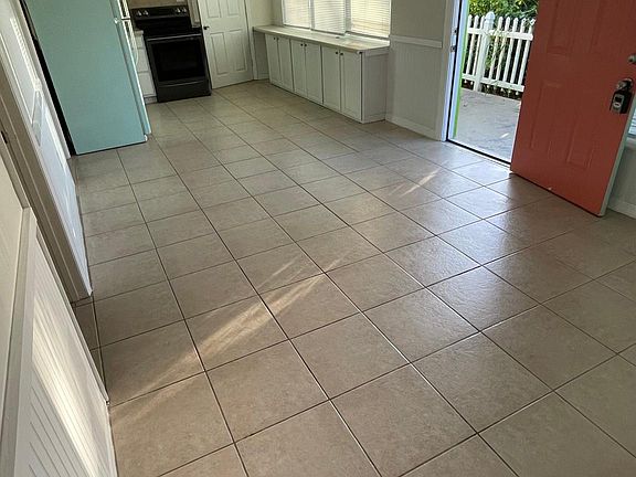5th image of 1640 6th Ave #1640