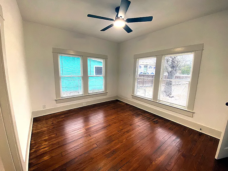 830 Texas Ave — Photo 15