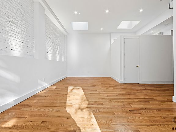 5th image of 101 Varet St