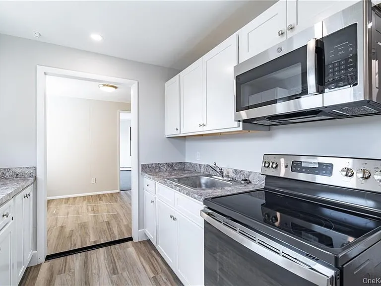 120 Grand St #3 — Photo 2