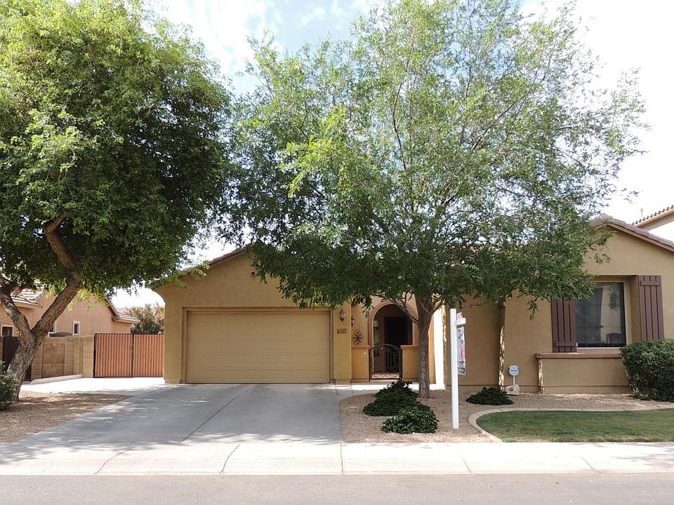 1st image of 2839 E Balsam Dr
