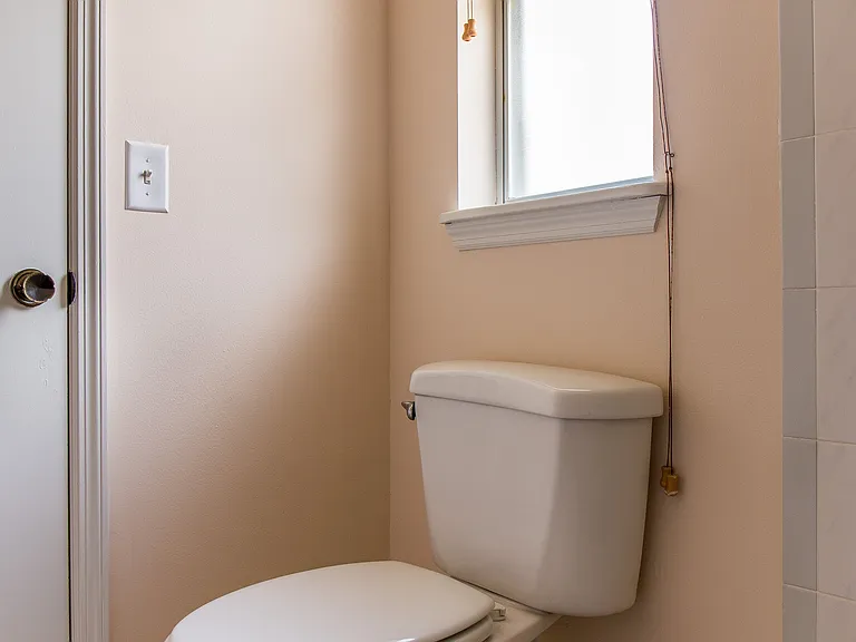 9928 Dean Cove Ln — Photo 3