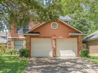 952 Boxwood Dr, Lewisville, TX 75067
