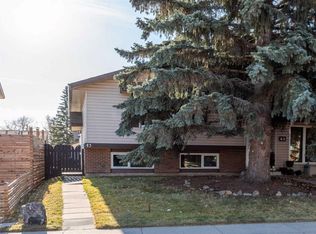 43 E Midridge Gdns SE, Calgary, AB T2X1C4