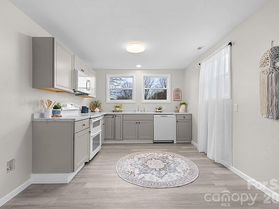 4th image of 4647 16th Street Dr NE