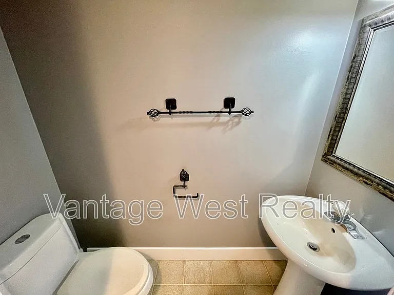 240A Wallace Rd — Photo 29