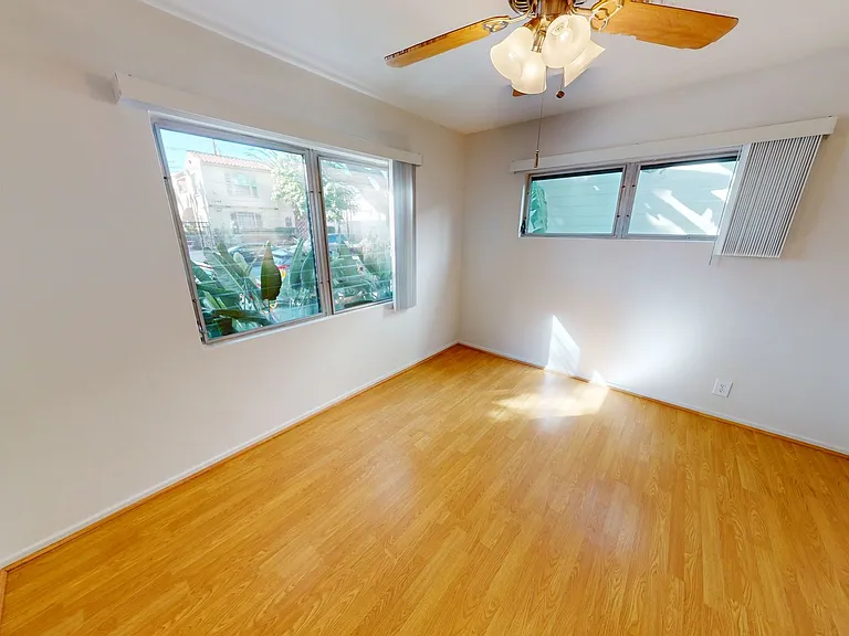 1042 N Stanley Ave #1044 — Photo 9
