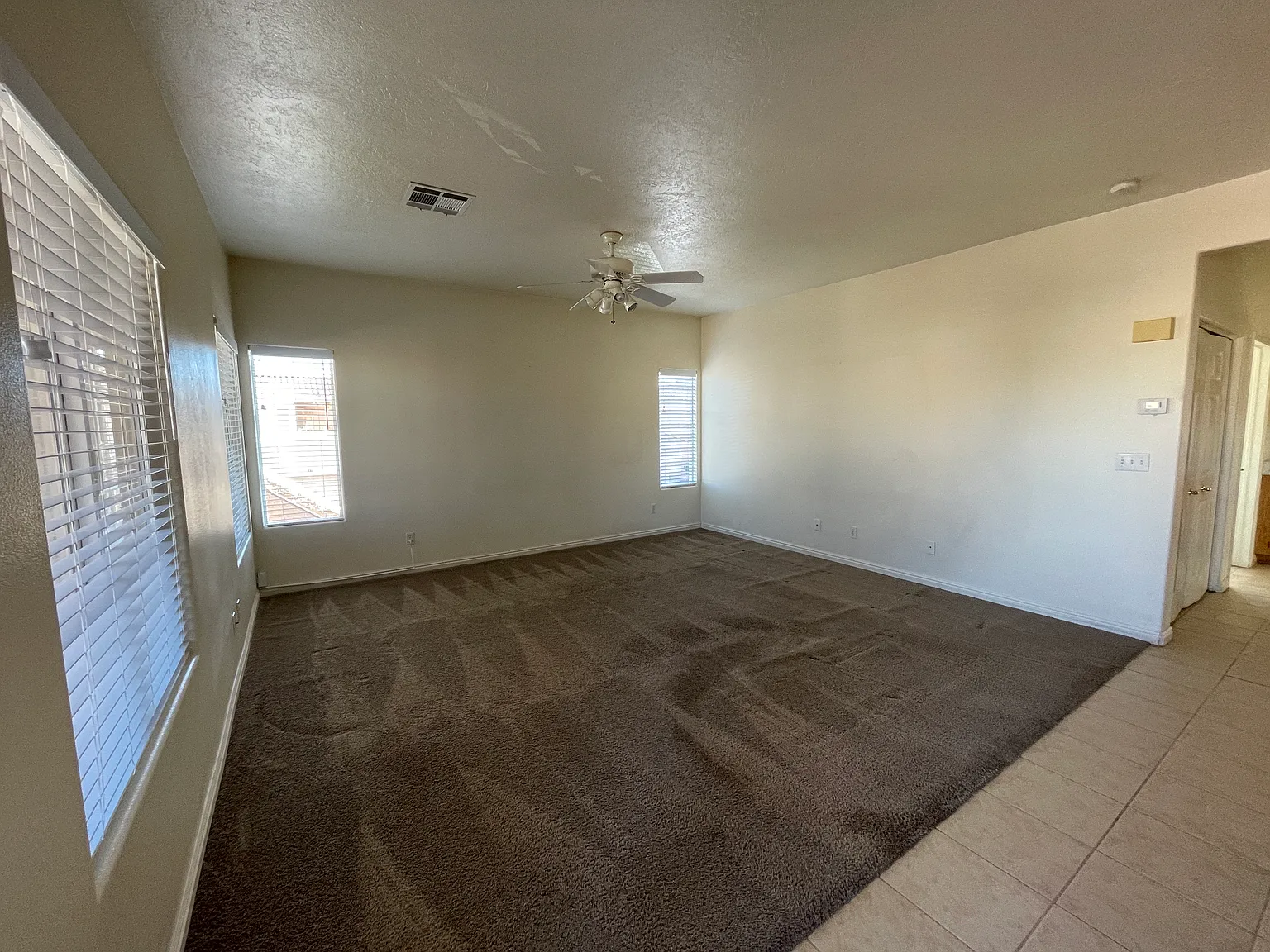 2 bed, 1090 sqft, $1,325 — Photo 3