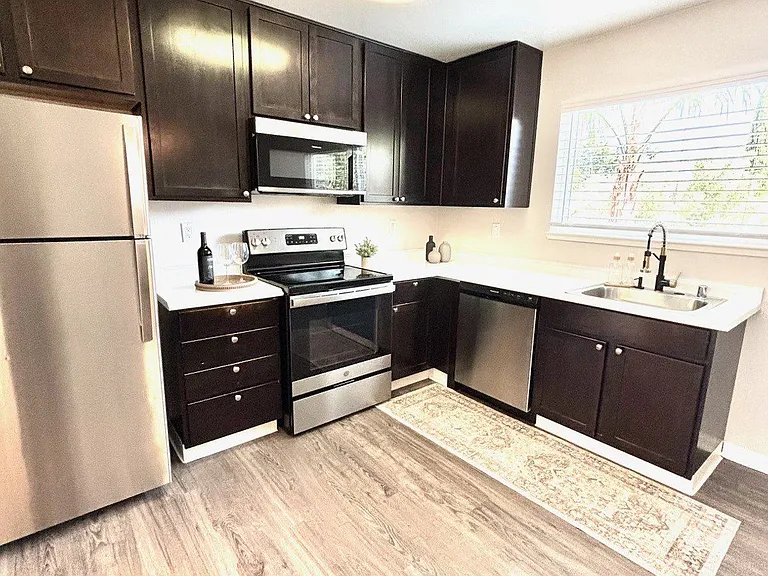 Campbell Plaza Apartments — Photo 10