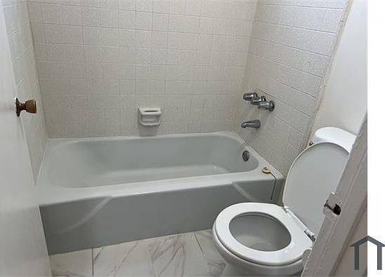2nd image of 1521 N Sepulveda Ave #F