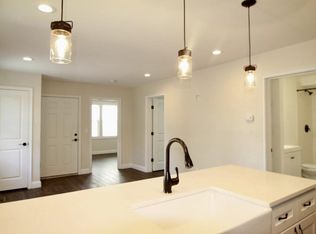 15 E Transit St FLOOR 2, Providence, RI 02906