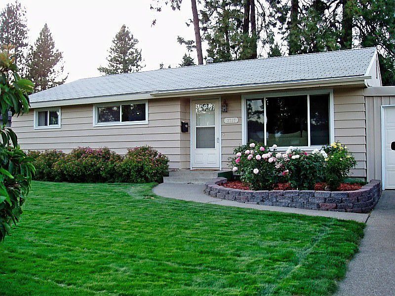 1st image of 2707 E 39th Ave
