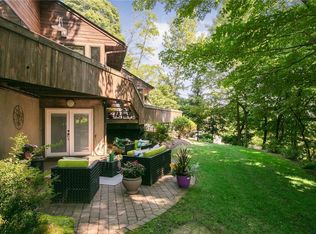 74 Old Mountain Rd S, Nyack, NY 10960